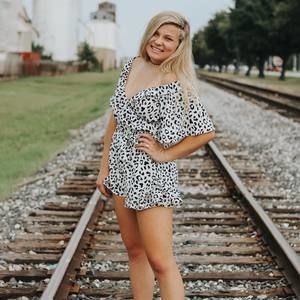 Meet your Posher, Avery